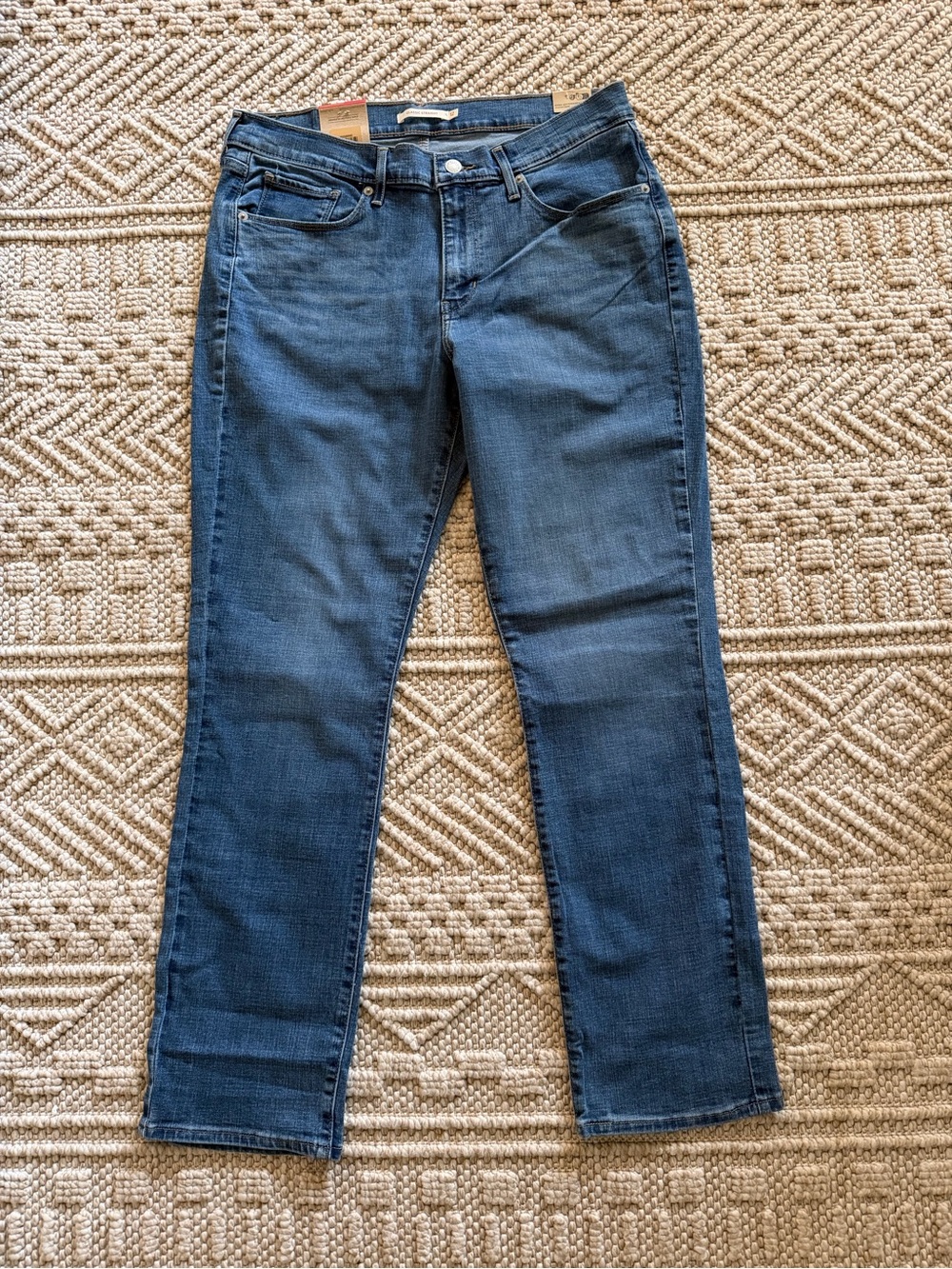 Levi's Women's Classic Straight Jeans